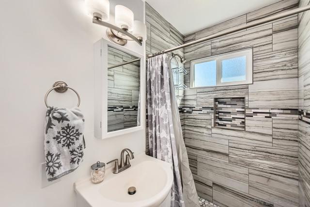 9477 Ronnie Ct, Santee CA: https://media.crmls.org/mediaz/cebae5c2-224b-4a30-8576-8d79184a2f92.jpg