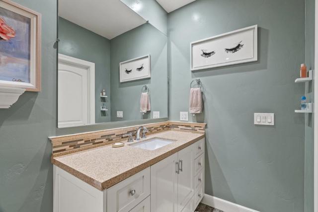Image 40 of 79 For 1405 Lakeview Court