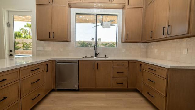 79777 Kingston Drive, Bermuda Dunes CA: https://media.crmls.org/mediaz/cebc0717-fa00-48b2-a171-a24be64dfa1b.jpg