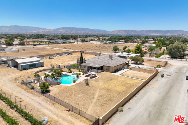 42094 W 21st Street, Lancaster CA: https://media.crmls.org/mediaz/cebcd2a8-5077-4968-a1ea-d45859049096.jpg