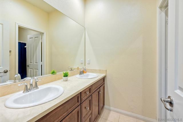 5324 Bella Vista St, Santee CA: https://media.crmls.org/mediaz/cebd5d26-336f-40af-b0b7-7542e583dbd5.jpg