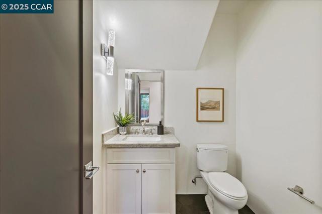 132 Quinterra Ln, Danville CA: https://media.crmls.org/mediaz/cebdf4a3-13d4-41ca-88dd-bdc22c9a1501.jpg