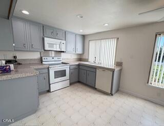 Detail Gallery Image 5 of 15 For 34105 Village 34, Camarillo,  CA 93012 - 2 Beds | 2 Baths