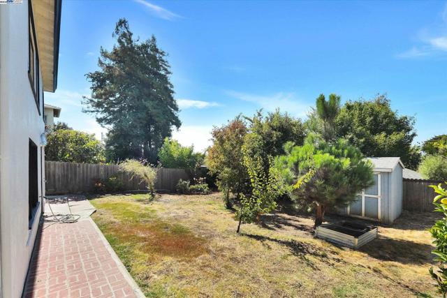 1551 Merced St, Richmond CA: https://media.crmls.org/mediaz/cebe5d10-833c-4197-89ad-a1de24ee8646.jpg