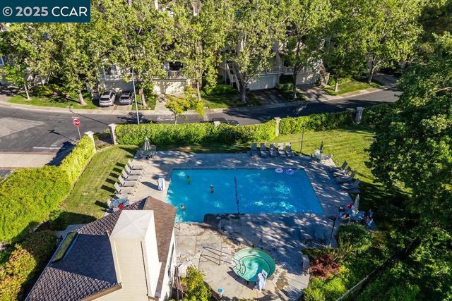 410 Beacon Ridge Lane, Walnut Creek CA: https://media.crmls.org/mediaz/cebe72d0-cbf1-4be4-bac4-b5647696d59f.jpg