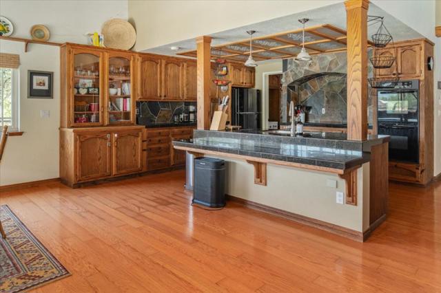 10207 Pool Station Road, Angels Camp CA: https://media.crmls.org/mediaz/cebed59f-0a99-4f5c-8235-ceb09a1efa43.jpg