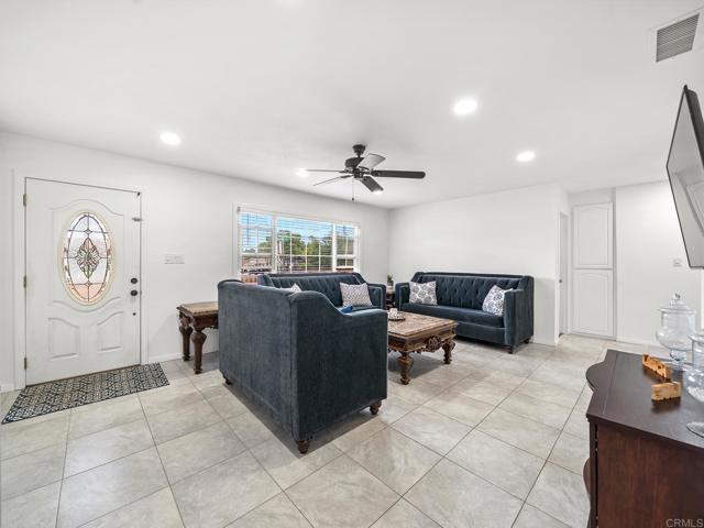 Detail Gallery Image 6 of 49 For 1562 Richandave Ave, El Cajon,  CA 92019 - 4 Beds | 2/1 Baths
