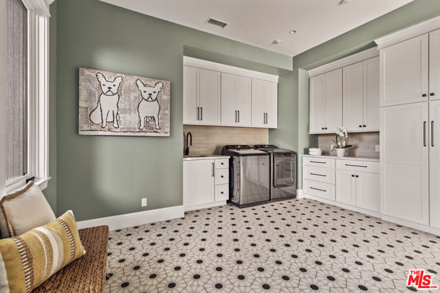 1697 W Potrero Road, Westlake Village CA: https://media.crmls.org/mediaz/cebf0bcf-3610-43e2-846e-e7857fffd042.jpg