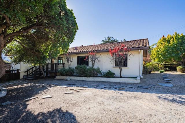 25685 Morse Drive, Carmel CA: https://media.crmls.org/mediaz/cebfdb3e-05c1-433b-9d30-ba4d415f8f90.jpg