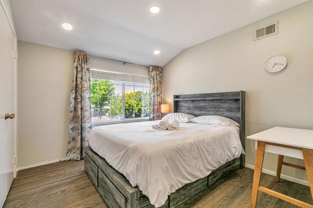 2739 Saint Giles Lane, Mountain View CA: https://media.crmls.org/mediaz/cebfde74-3677-4a26-9f95-e8d7d0b0a3c0.jpg