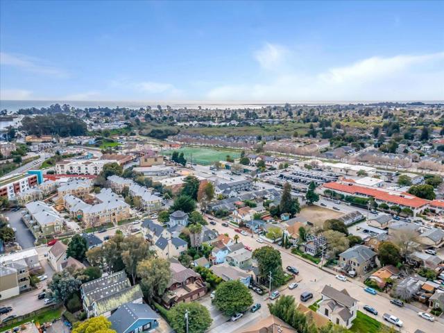 126 Cedar Street, Santa Cruz CA: https://media.crmls.org/mediaz/cec006bc-223f-42d3-b0bd-287de7b03e57.jpg