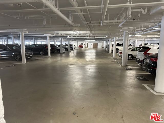 8515 Falmouth Avenue, Playa del Rey CA: https://media.crmls.org/mediaz/cec087d3-61a7-406e-b96a-846bde079f77.jpg