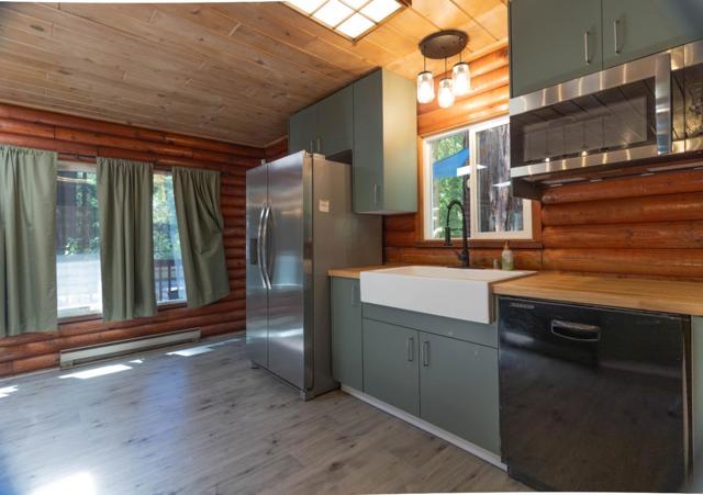 1785 Lakeside Drive, Felton CA: https://media.crmls.org/mediaz/cec20764-d698-4464-95f4-c813adf6a7df.jpg