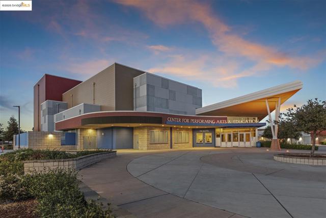 4153 Clarinbridge Cir, Dublin CA: https://media.crmls.org/mediaz/cec24b13-8c2a-4350-96a8-6be930d389db.jpg