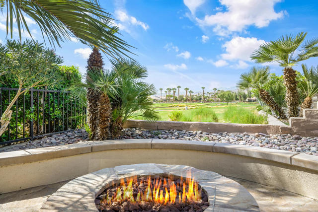 81554 Avenida Sombra, Indio CA: https://media.crmls.org/mediaz/cec2527a-4ead-4e63-86f7-ad9c099fe98e.jpg