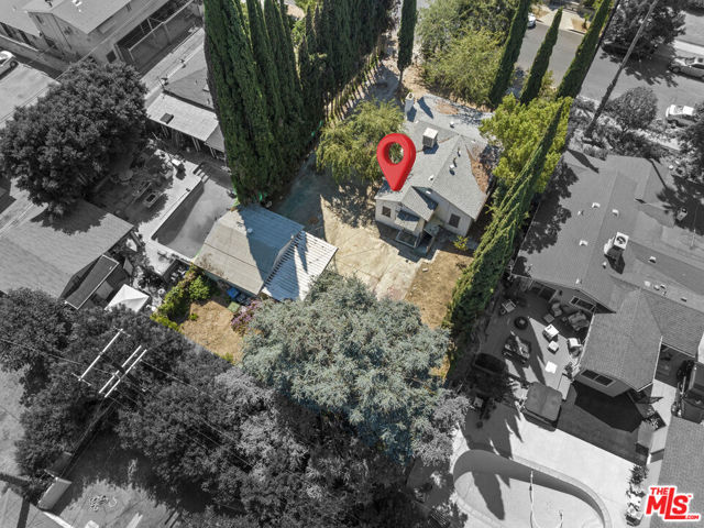 14123 Emelita Street photo 4