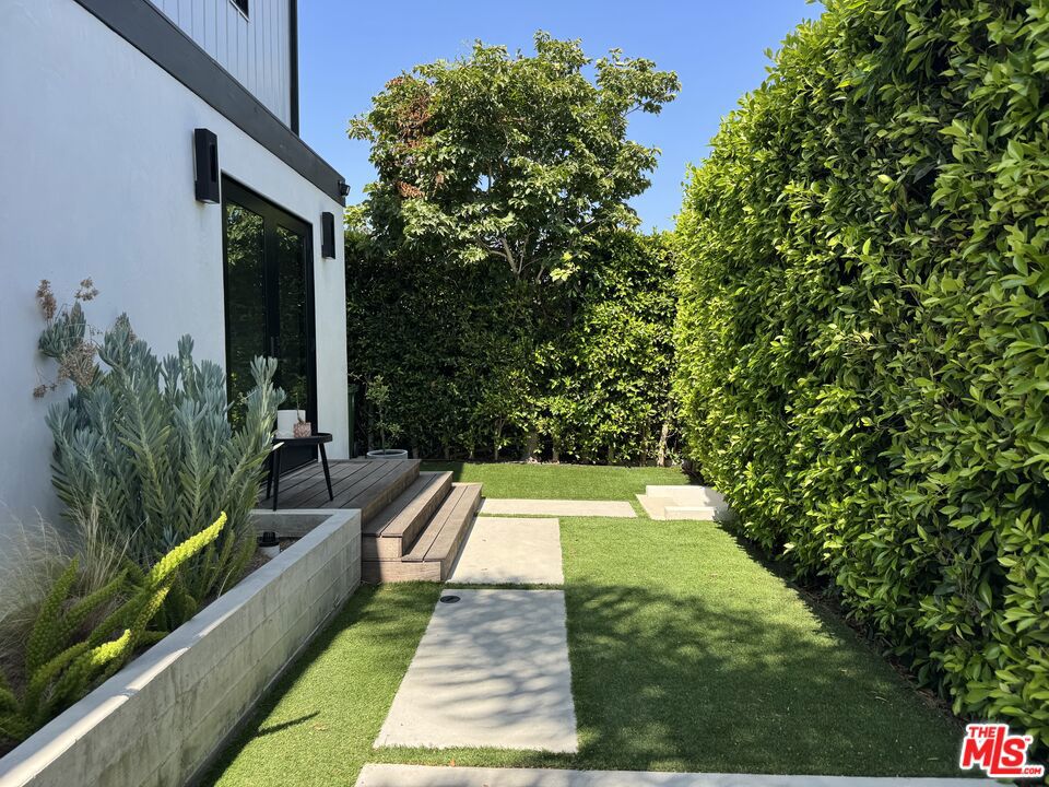1136 Van Buren Ave
