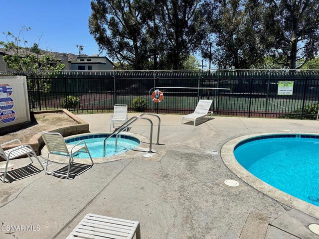 6459 Stoney View Lane, Simi Valley CA: https://media.crmls.org/mediaz/cec344cd-b957-413c-b987-9459daaf316f.jpg