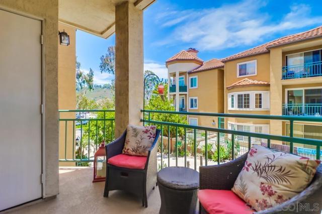 2020 Camino De La Reina, San Diego CA: https://media.crmls.org/mediaz/cec583d5-2e84-47f5-8ad1-0279203a58f2.jpg