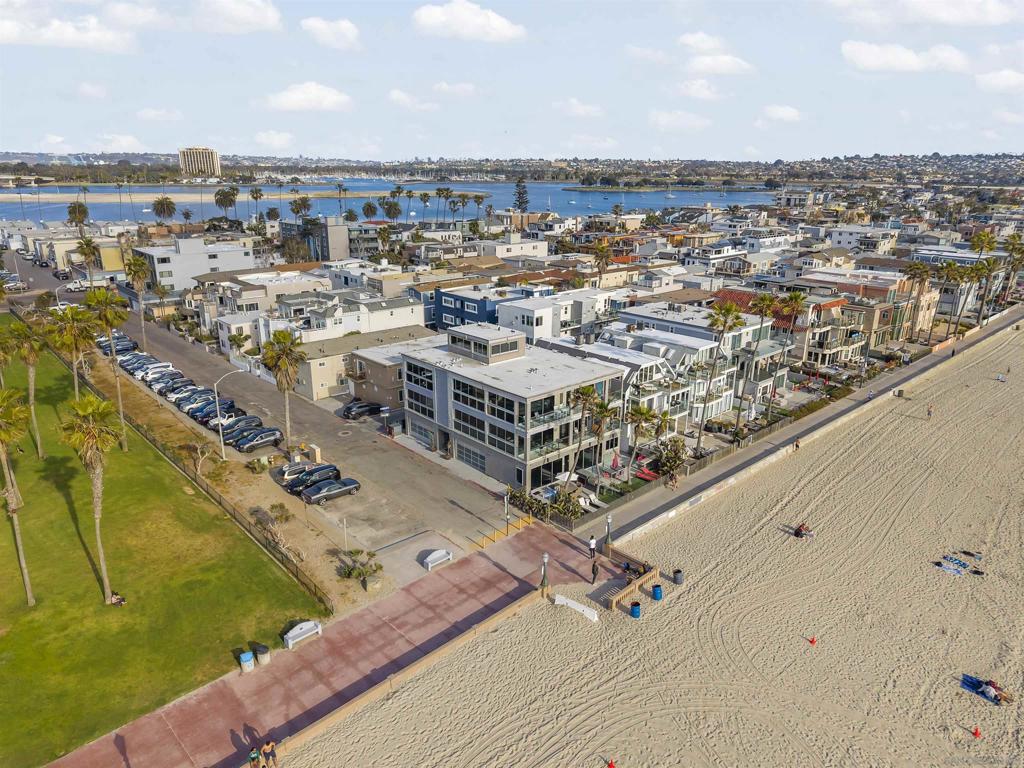 2999 Ocean Front Walk - photo 17