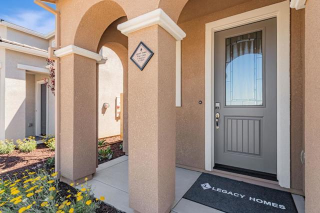 1143 Coyote Peak Way, Hollister CA: https://media.crmls.org/mediaz/cec6c9d6-fa98-48c5-9258-08953c798a18.jpg