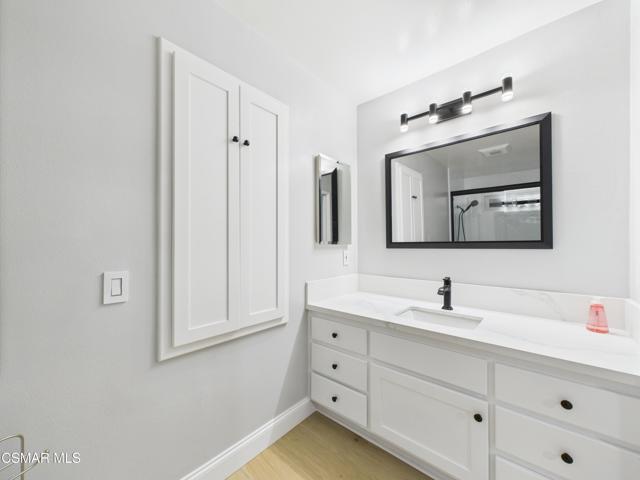 29650 Kimberly Drive, Agoura Hills CA: https://media.crmls.org/mediaz/cec7adae-6573-4a69-aa24-a582eb71f629.jpg