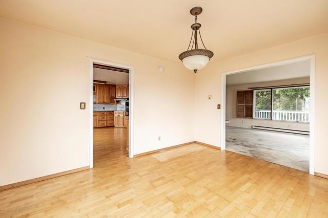 380 Hillside Road, San Juan Bautista CA: https://media.crmls.org/mediaz/cec7b8f0-e4d5-4353-99d7-d57e664ea320.jpg