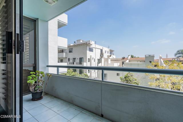 10660 Wilshire Boulevard, Los Angeles CA: https://media.crmls.org/mediaz/cec80f3a-fe78-4e65-aa0a-01f3ef484c05.jpg