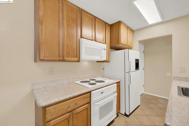 Image 5 of 32 For 85 Vernon St  102