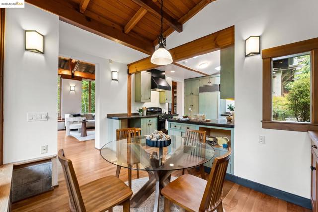 105 Vicente, Berkeley CA: https://media.crmls.org/mediaz/cec98c3a-a5ee-4e6f-b455-270dd4d688dd.jpg