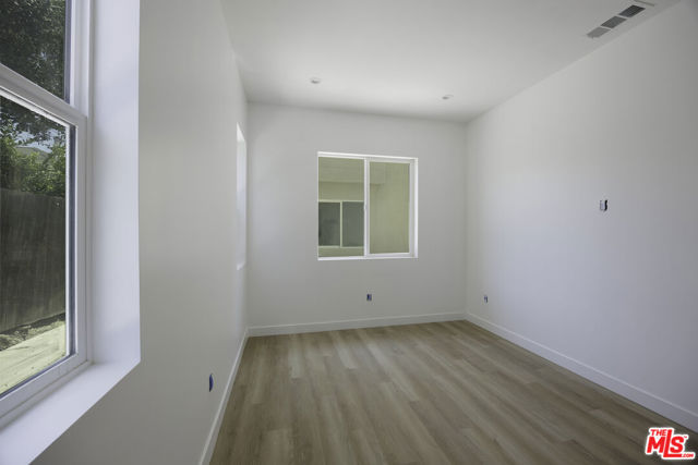 11223 Tiara Street photo 24