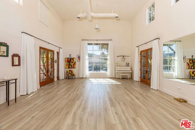 202 Canada Street, Ojai CA: https://media.crmls.org/mediaz/cecb37a7-fba7-426b-83a9-0c95445f8144.jpg