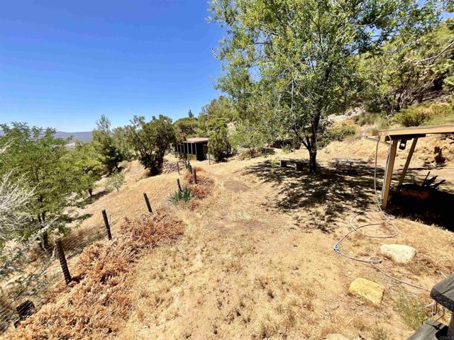 38281 Western Hills Drive, Anza CA: https://media.crmls.org/mediaz/cecc080a-95f1-48dc-8466-9c9b2fe98185.jpg