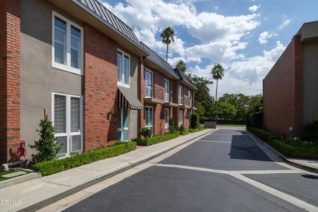 Detail Gallery Image 46 of 56 For 1105 S Orange Grove Bld, Pasadena,  CA 91105 - 3 Beds | 2/1 Baths