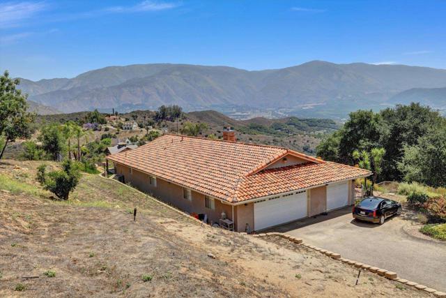 36485 Carney Road, Valley Center CA: https://media.crmls.org/mediaz/cecd533b-0279-44bf-967b-b862dcfbf78f.jpg