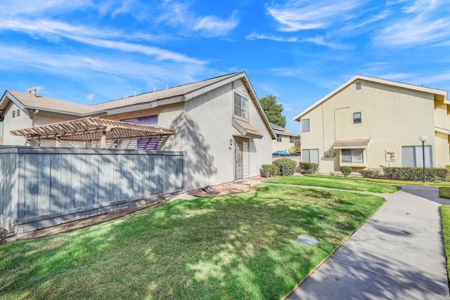 Detail Gallery Image 23 of 33 For 2876 Casey St #B,  San Diego,  CA 92139 - 3 Beds | 2 Baths