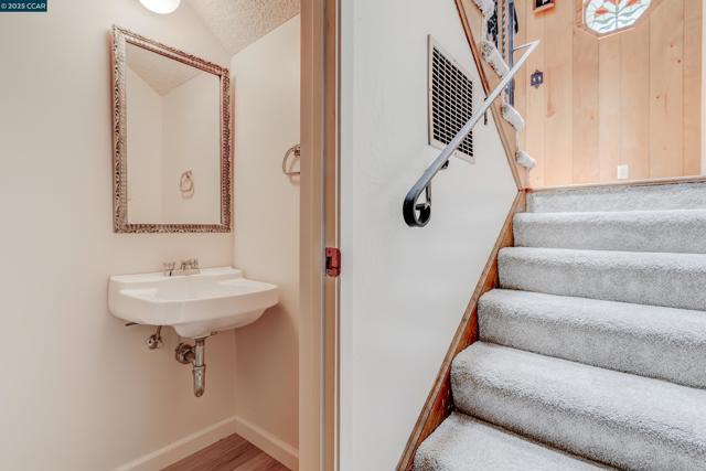 6180 HILLSIDE DRIVE, El Sobrante CA: https://media.crmls.org/mediaz/cecde7ce-55e6-4bac-9d0b-ee2242981ff2.jpg