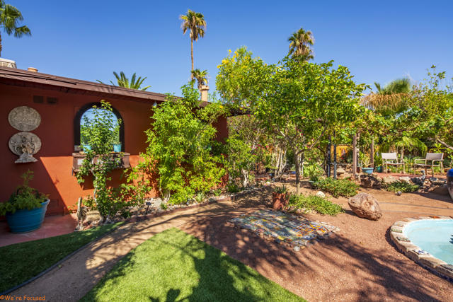 14 Gary Circle, Palm Springs CA: https://media.crmls.org/mediaz/cece2493-20a0-4286-af36-738cd1fc222d.jpg