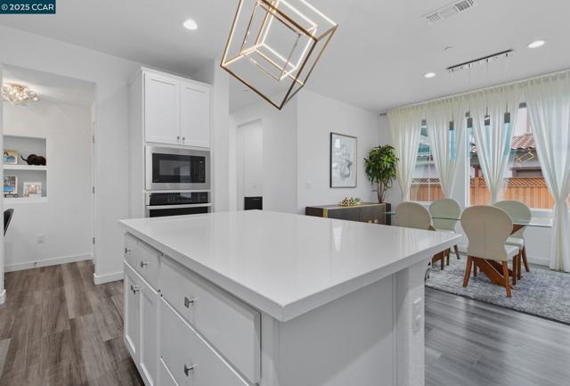 320 E Angelina Ave, Mountain House CA: https://media.crmls.org/mediaz/cece8d82-64c4-4e40-b712-4cbc579623f6.jpg