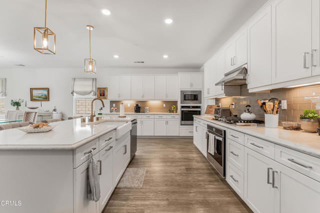 566 Purple Sage Lane, Simi Valley CA: https://media.crmls.org/mediaz/cecef831-1cb8-472b-9528-1e9f319ae76d.jpg