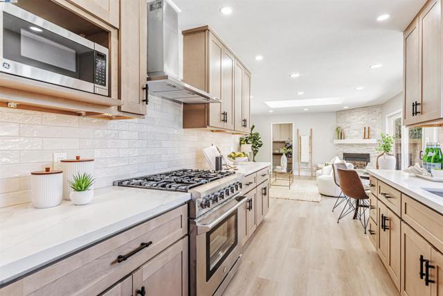 2531 Willowren Way, Pleasanton CA: https://media.crmls.org/mediaz/cecf2371-7ff4-46c8-b566-3487ba5a6ac3.jpg