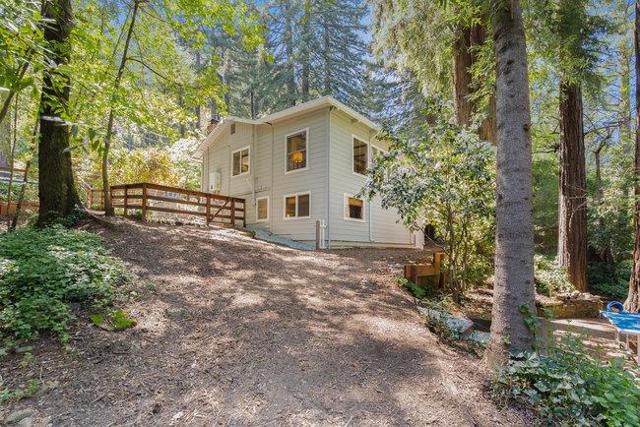 345 Saint Francis Drive, Boulder Creek CA: https://media.crmls.org/mediaz/cecf6451-e2a2-4895-a96d-4e09d69a11c5.jpg