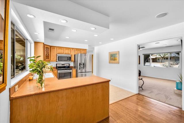 68035 Valley Vista Drive, Cathedral City CA: https://media.crmls.org/mediaz/cecf99ec-a12f-4026-b54b-43cf788e727e.jpg