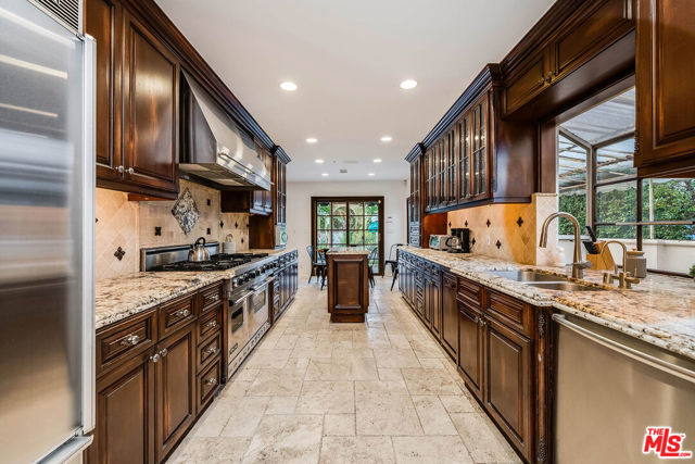 4063 Benedict Canyon Drive photo 13