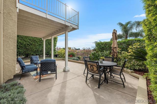 7521 Navigator Circle, Carlsbad CA: https://media.crmls.org/mediaz/ced00206-90e6-4674-b262-64e54d599e1e.jpg