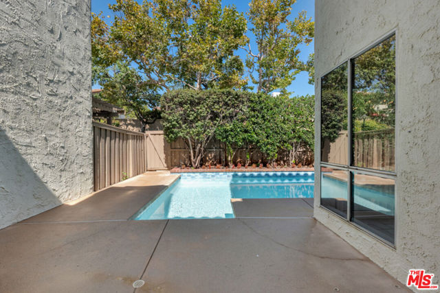 603 Racquet Club Lane, Thousand Oaks CA: https://media.crmls.org/mediaz/ced005f7-c2f7-4cc8-a8eb-7daff3f651a6.jpg