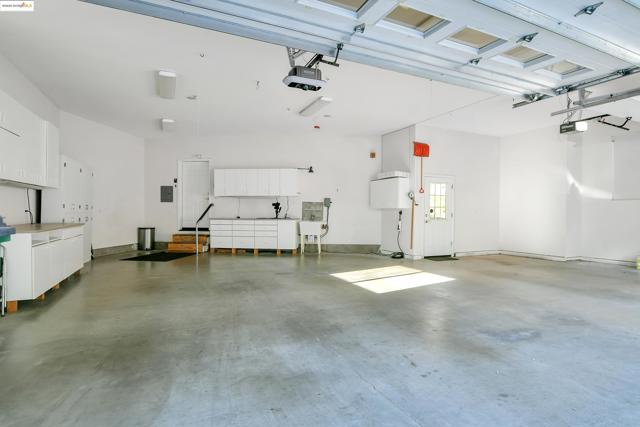 16096 Parkridge Ave, Sonora CA: https://media.crmls.org/mediaz/ced034d1-bd0b-425d-a09c-f96e538a18f5.jpg