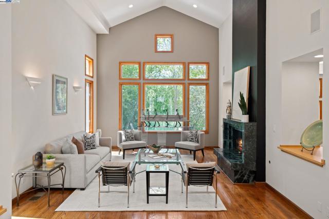 45221 Rutherford Ter, Fremont CA: https://media.crmls.org/mediaz/ced0b473-95c9-4299-9bd5-510056520fa0.jpg
