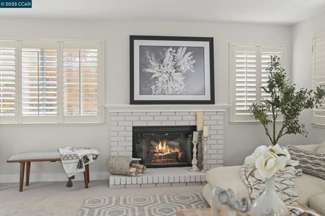 316 Mercury Way, Pleasant Hill CA: https://media.crmls.org/mediaz/ced10add-8832-49d5-a78e-705fedfbb16e.jpg