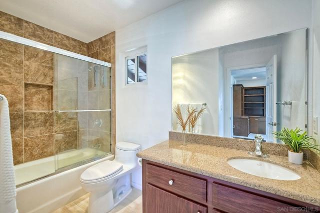 10434 Woodchuck Pt, San Diego CA: https://media.crmls.org/mediaz/ced12668-301b-4d17-85f1-597b8a9fcf33.jpg